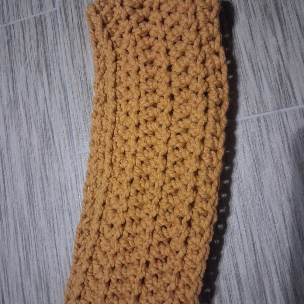 Cozy Knit Scarf in Warm Mustard